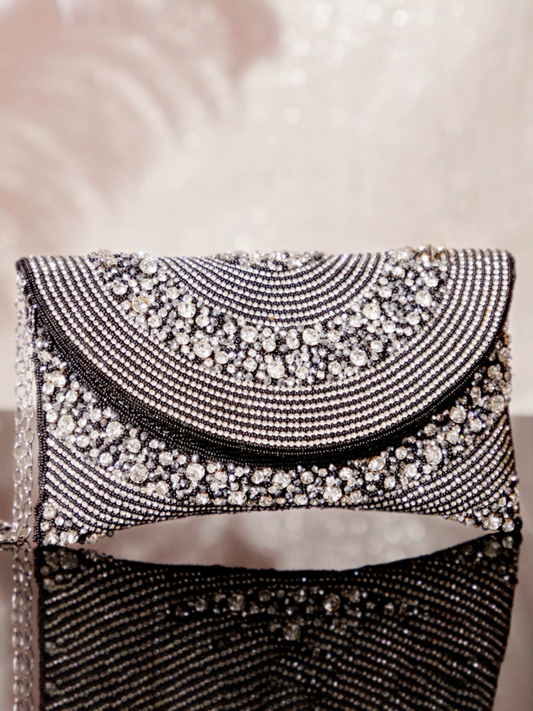 Bolso de pedrería negro y plata - realizado a mano
