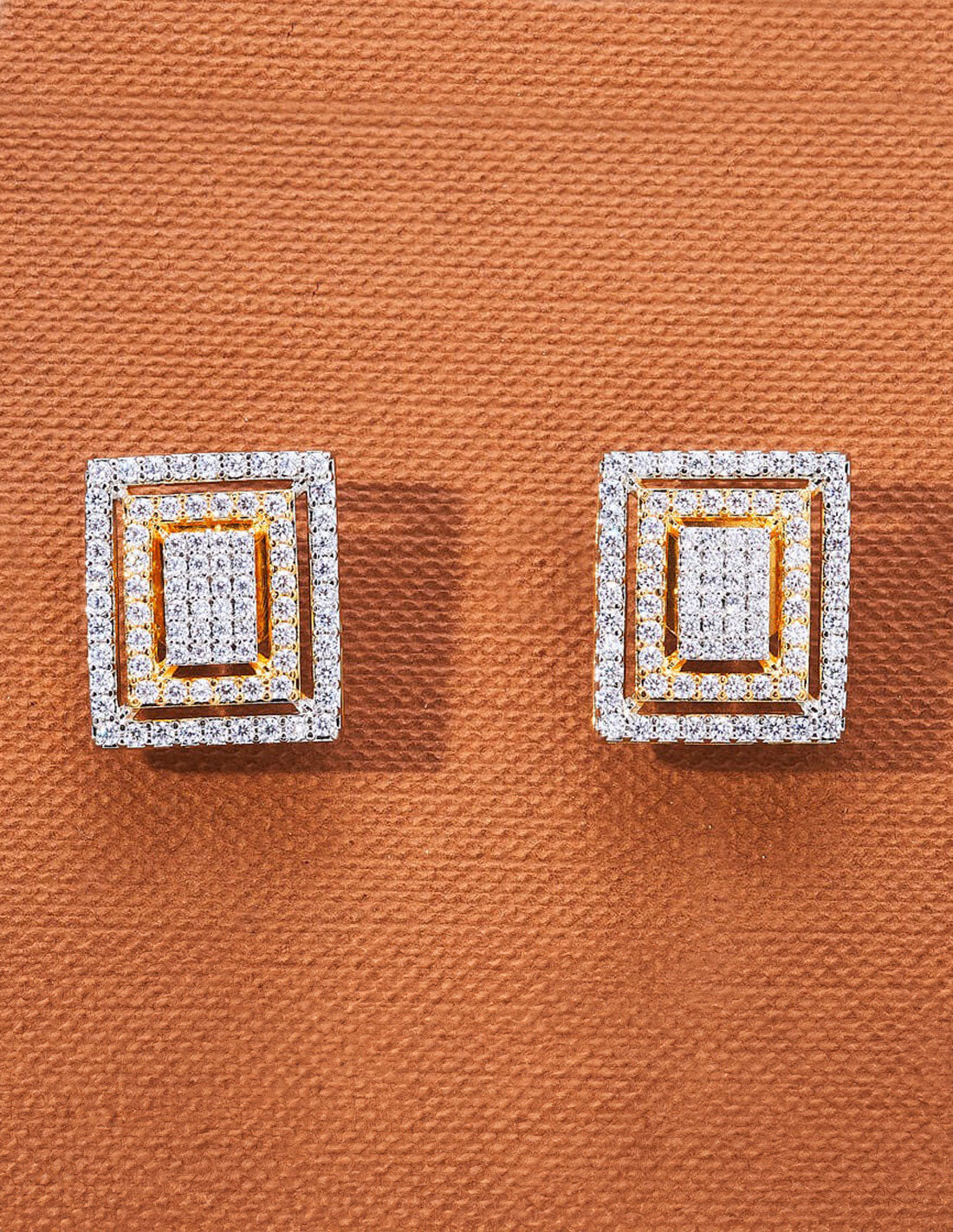 Pendientes pequeños cuadrados con circonitas