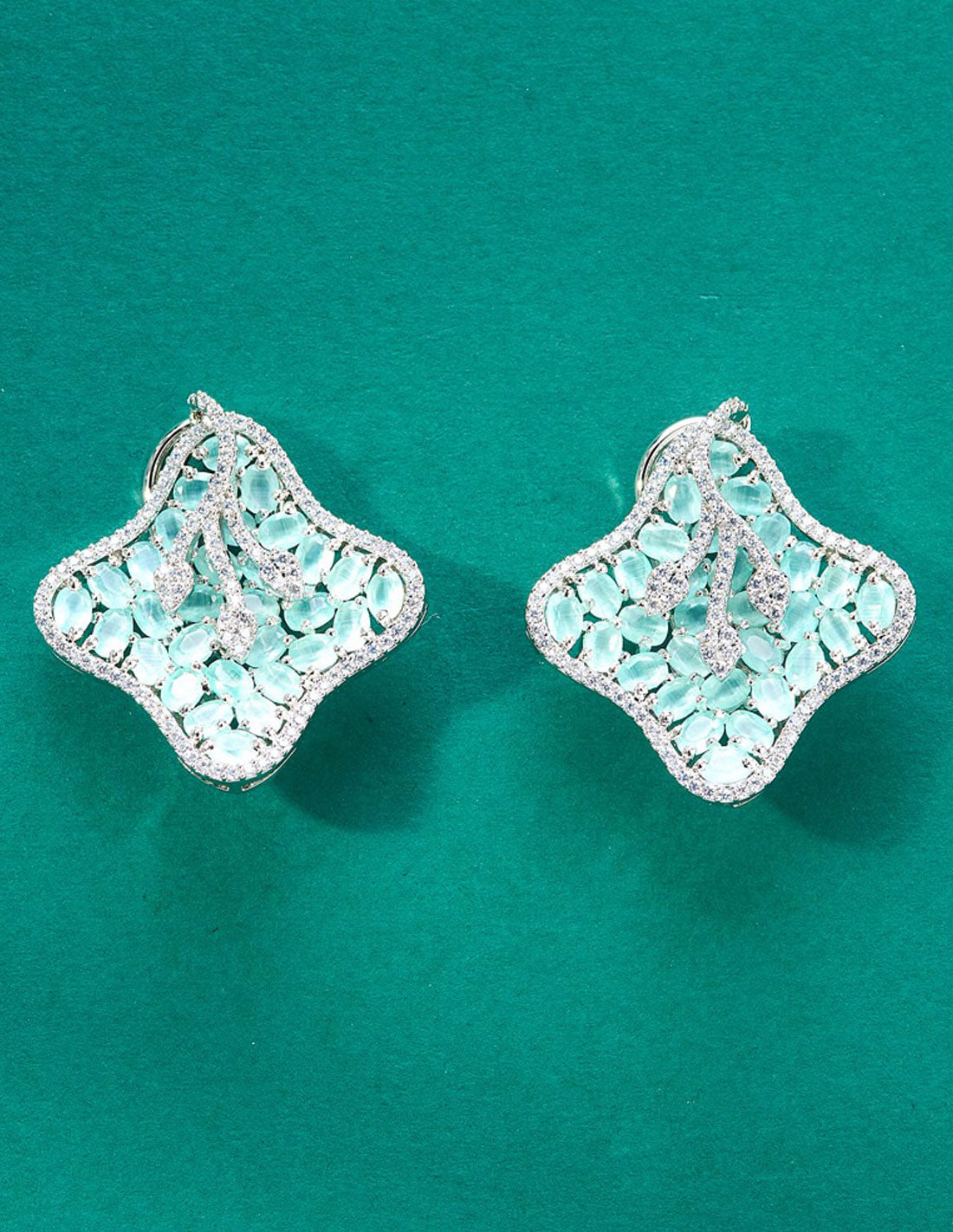 Pendientes lirios