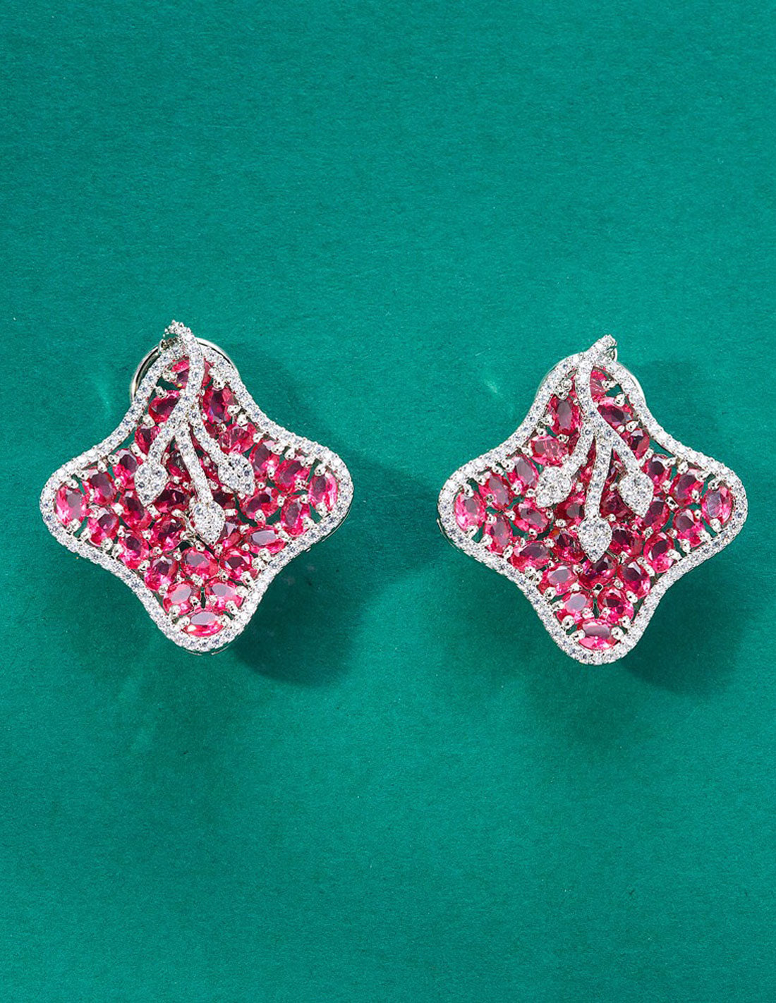 Pendientes lirios