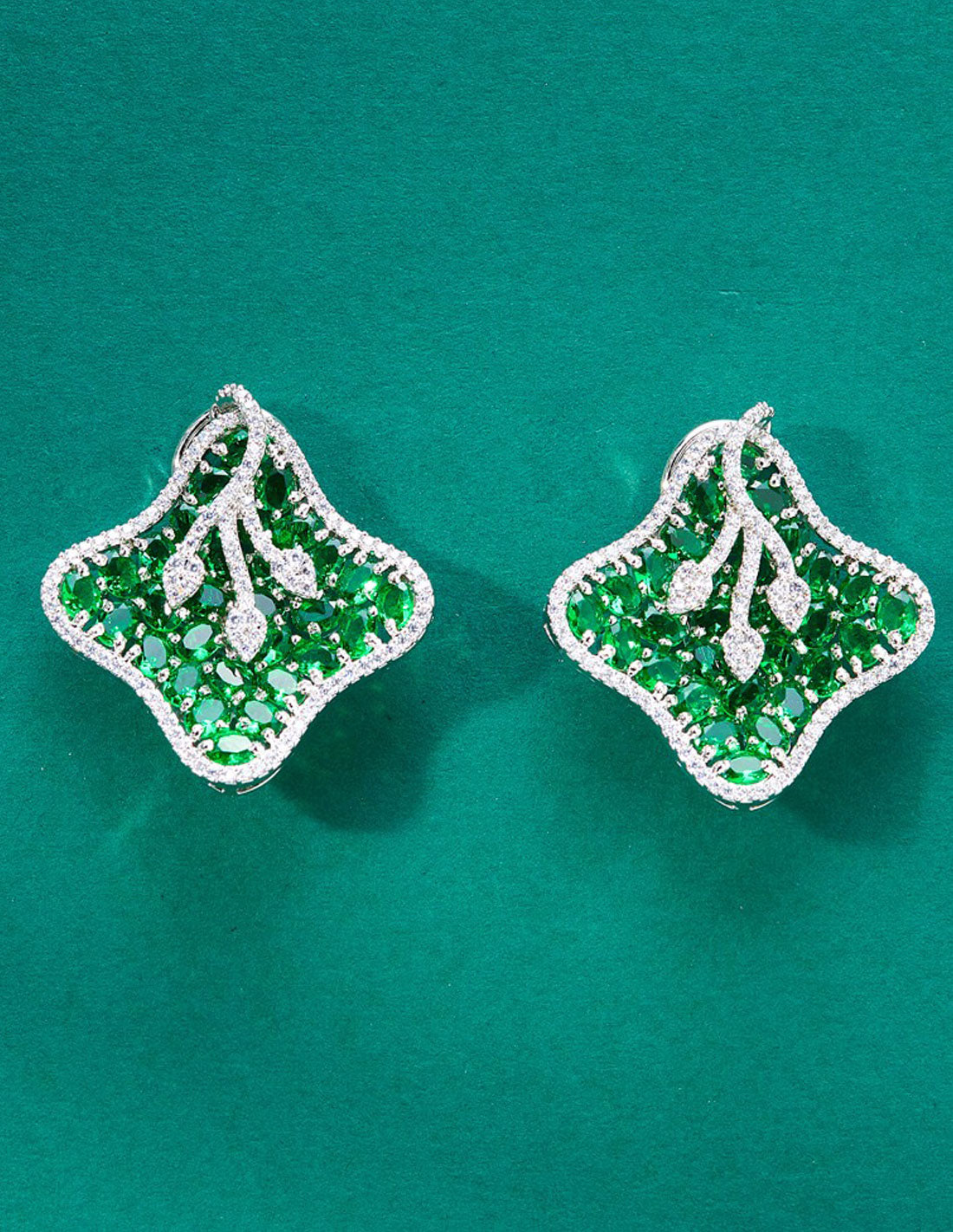 Pendientes lirios