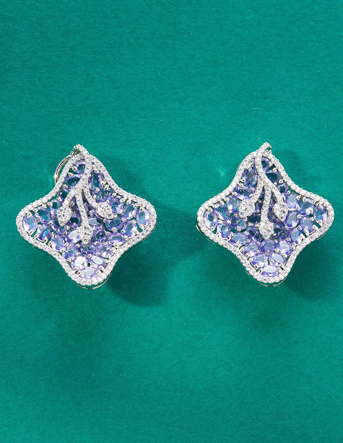 Pendientes lirios