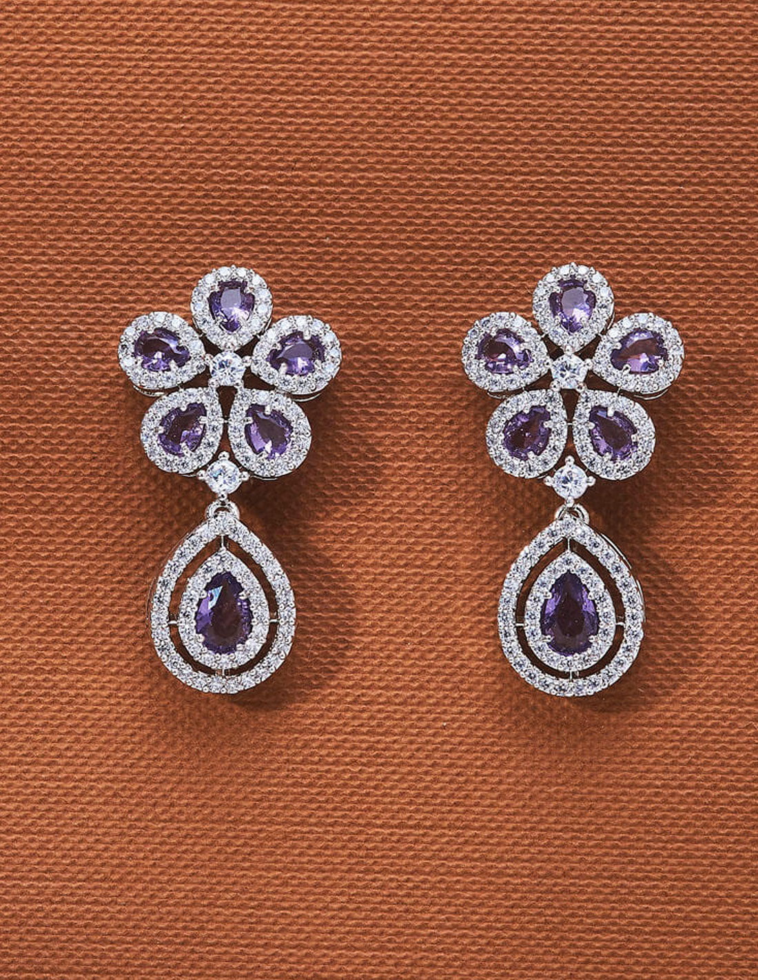 Pendientes flor con circonitas y piedras semipreciosas