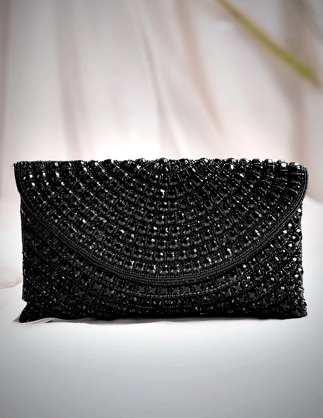 Bolso de pedrería negro de cristal - realizado a mano