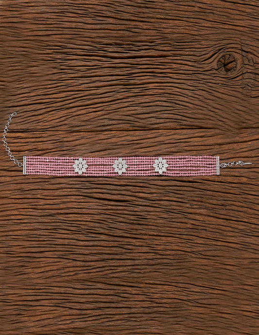 Choker de pedrería con margaritas de cristal