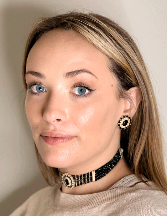 Choker de pedrería negro con adorno central -  ajustable