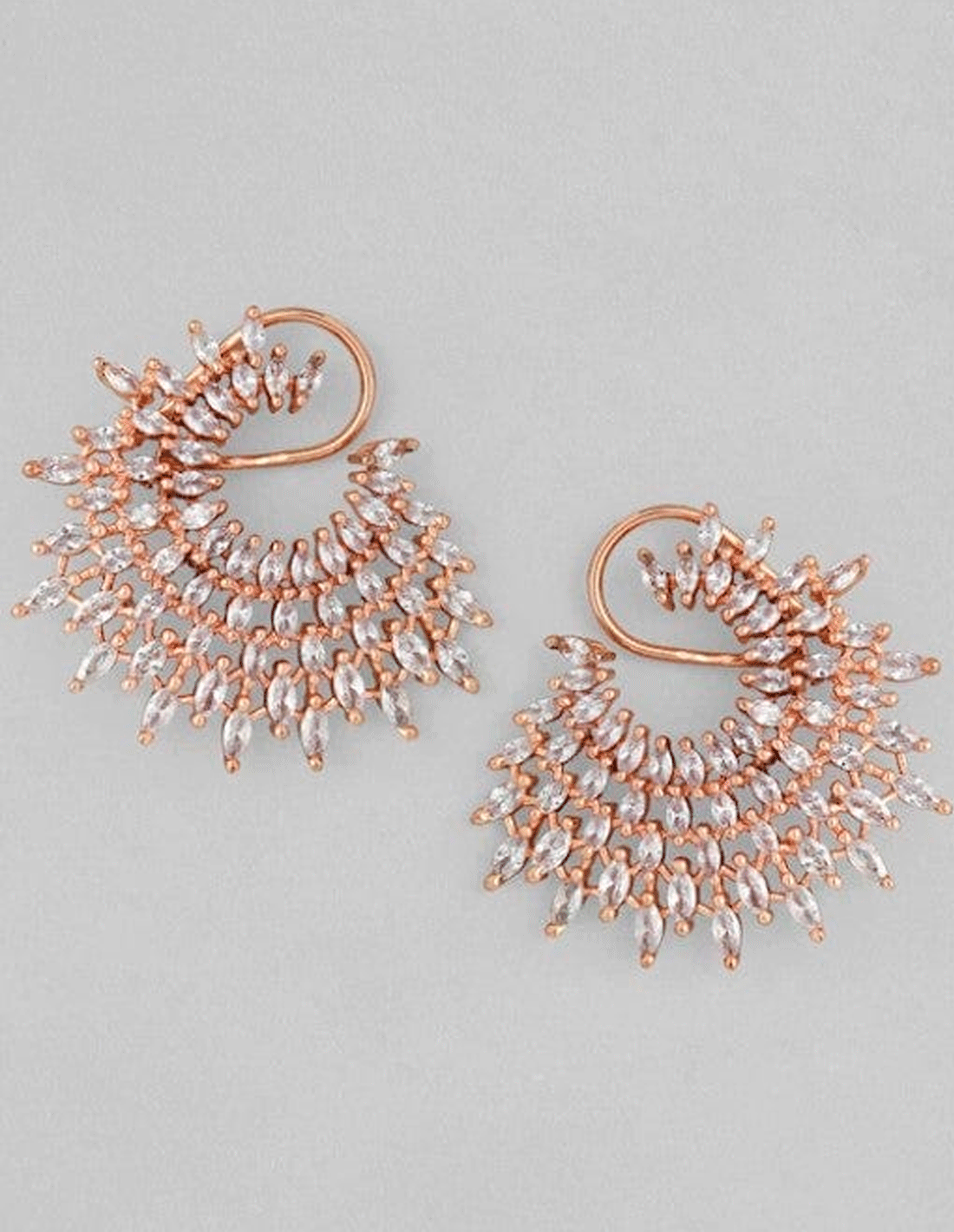 Pendientes artesanales con circonitas y baño en oro rosa