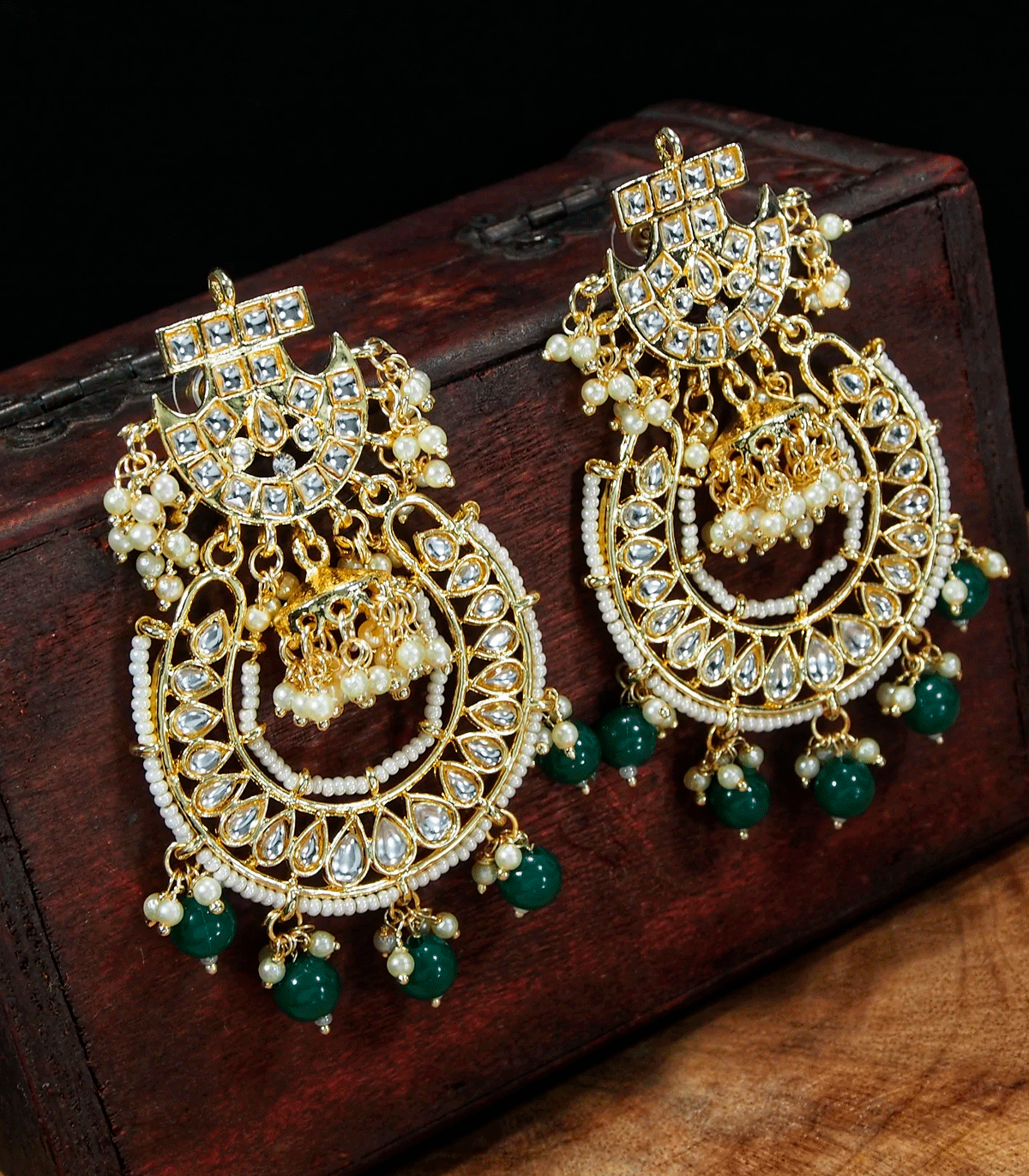 Pendientes de fiesta largo kundan verdes y perlas