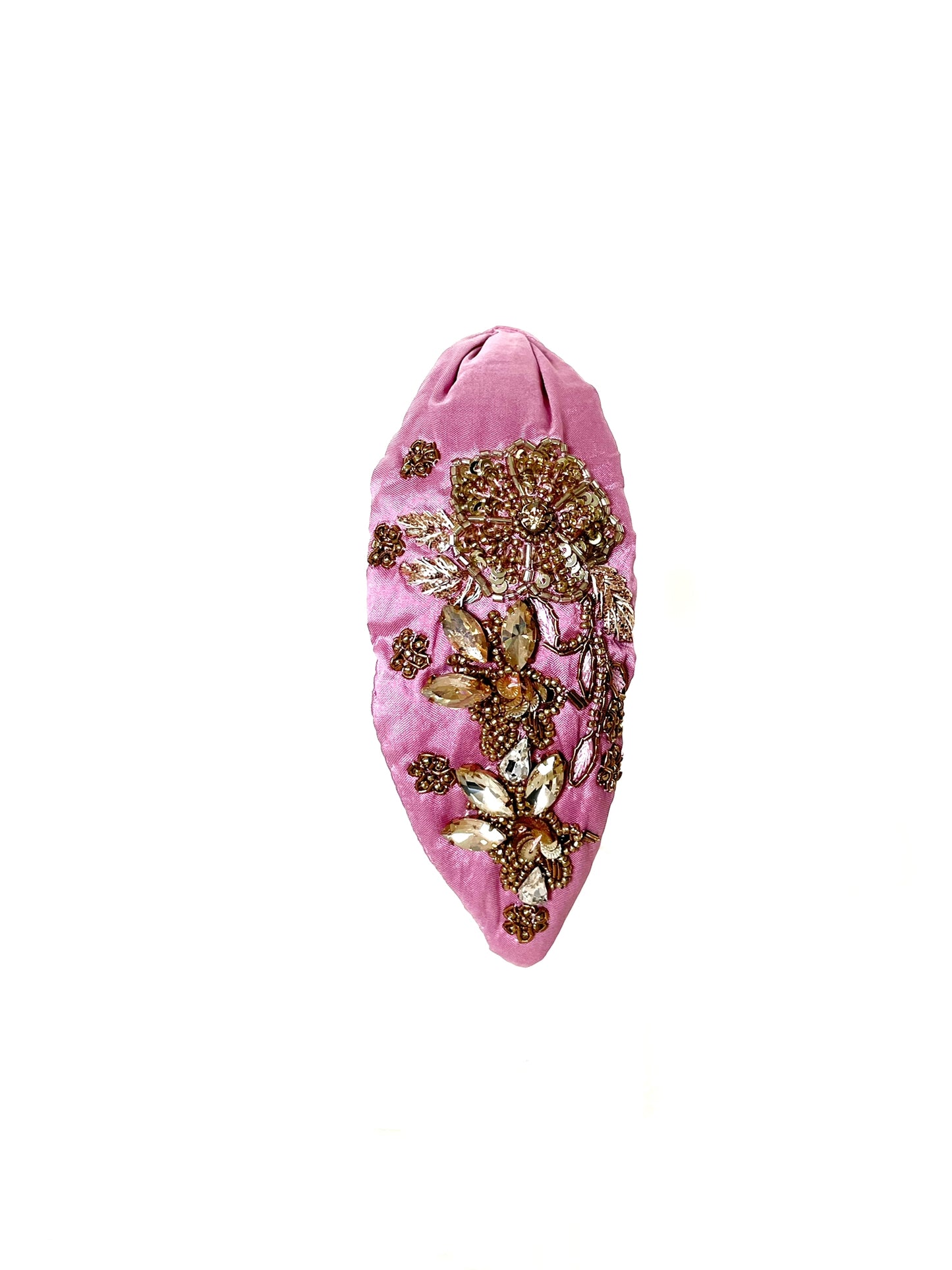 Diadema de invitada con pedrería realizada a mano rosa